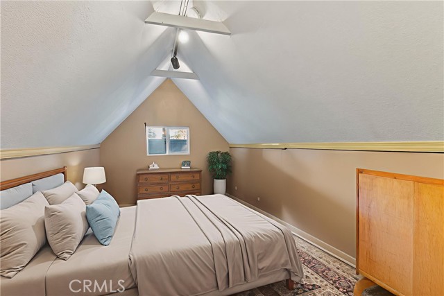22864 Alder Lane, Crestline CA: https://media.crmls.org/medias/2a58b066-702d-4312-a3d3-7df2d11da2e7.jpg