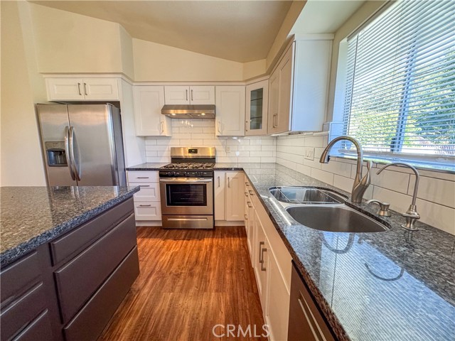 Detail Gallery Image 7 of 27 For 12162 Bradford, Granada Hills,  CA 91344 - 3 Beds | 2/1 Baths