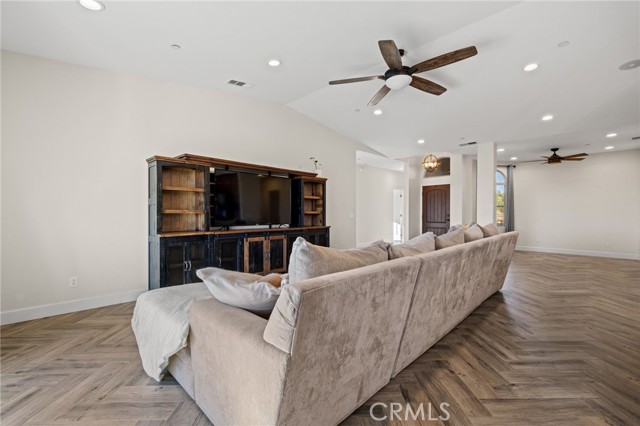 Detail Gallery Image 11 of 69 For 3225 Catalina Pl, Paso Robles,  CA 93446 - 4 Beds | 2/1 Baths
