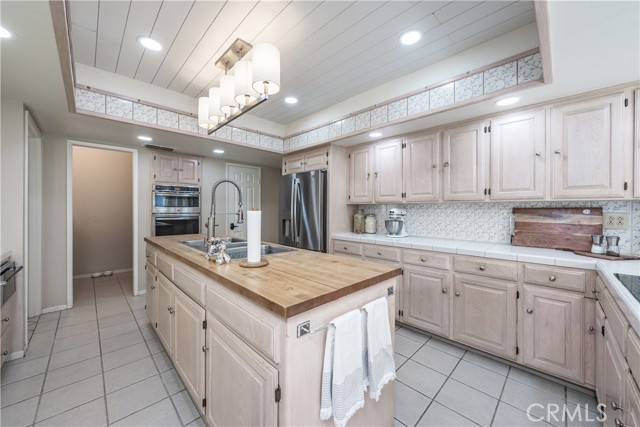 Detail Gallery Image 14 of 69 For 26 Seasons Ct, Madera,  CA 93637 - 3 Beds | 1/2 Baths