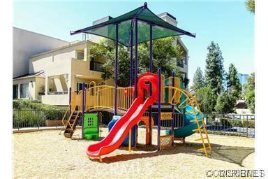 https://media.crmls.org/medias/2a5a0722-1be0-4f21-861a-6c210676769f.jpg?preset=X-Large