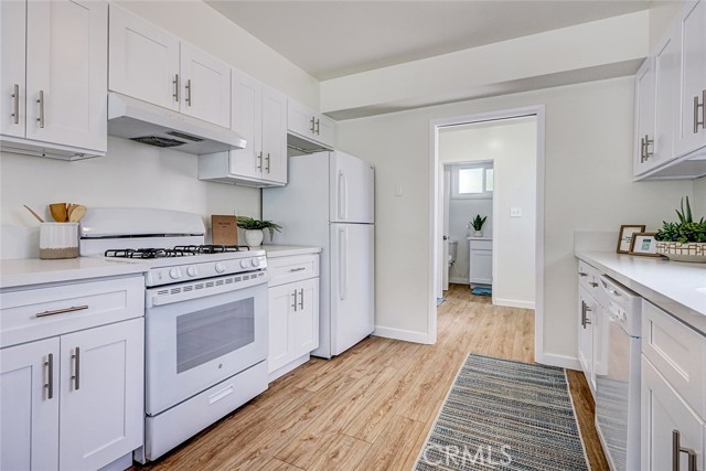 426 S Broadway, Redondo Beach CA: https://media.crmls.org/medias/2a5aa30f-76b4-4267-a956-63a657c65e56.jpg