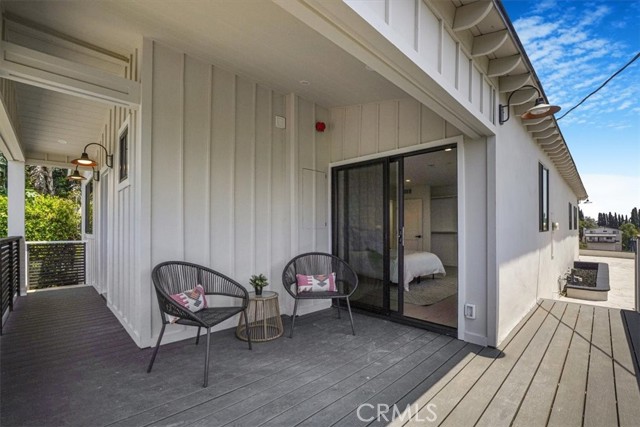 Detail Gallery Image 3 of 35 For 3560 Lavell Dr, Los Angeles,  CA 90065 - 4 Beds | 4 Baths