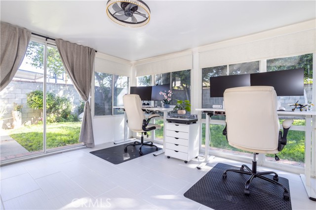 Detail Gallery Image 19 of 28 For 8006 Zelzah, Reseda,  CA 91335 - 4 Beds | 2 Baths