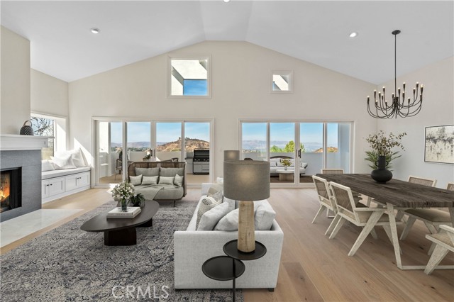 23625 Summit Drive, Calabasas CA: https://media.crmls.org/medias/2a5ce91c-39f8-4394-a44d-7aea4f105f09.jpg