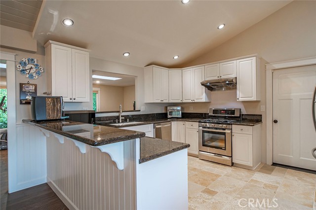 Detail Gallery Image 12 of 28 For 28747 Crestridge Rd, Rancho Palos Verdes,  CA 90275 - 3 Beds | 2/1 Baths