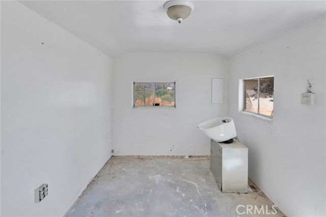 Detail Gallery Image 33 of 59 For 37531 E End Rd, Lucerne Valley,  CA 92356 - 2 Beds | 1 Baths