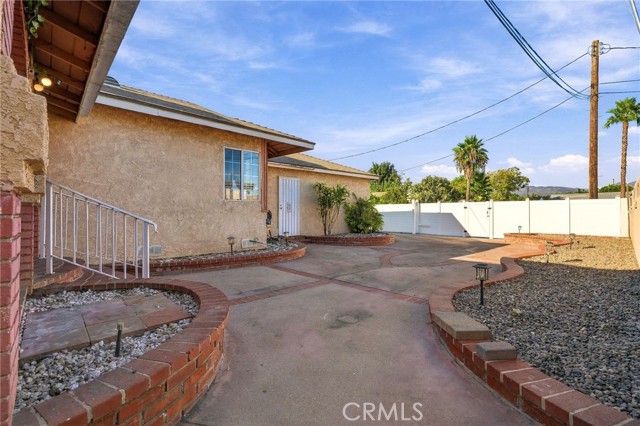 10481 Remick Ave photo 9