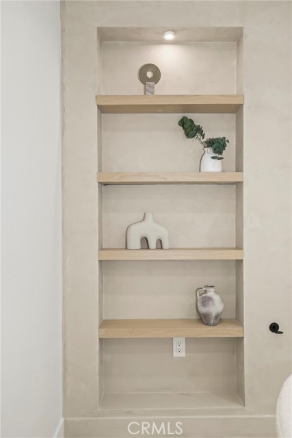 Detail Gallery Image 9 of 47 For 23856 Aetna, Woodland Hills,  CA 91367 - 4 Beds | 3 Baths