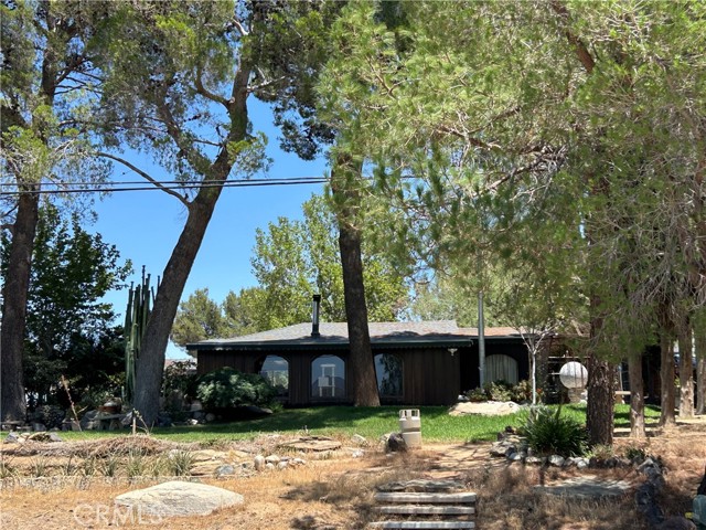 4819 Columbia Way, Lancaster CA: https://media.crmls.org/medias/2a62d1a3-f4d2-40af-90db-1320808006ef.jpg