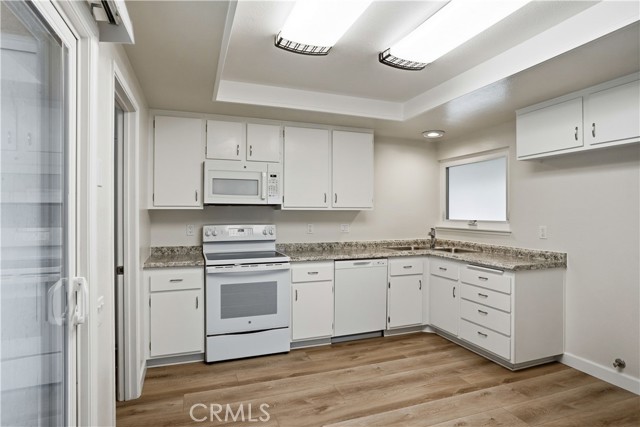 Detail Gallery Image 13 of 36 For 28028 Foxfire, Menifee,  CA 92586 - 2 Beds | 2 Baths