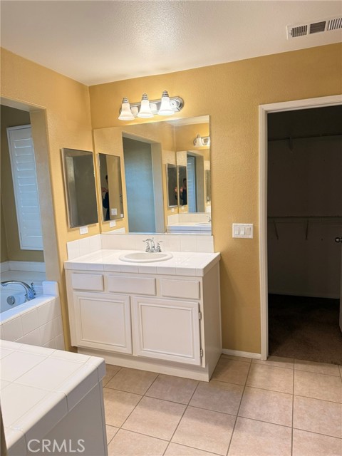 8090 Cornwall Court, Rancho Cucamonga CA: https://media.crmls.org/medias/2a634b5b-33c2-45f4-b363-d30dadbada97.jpg