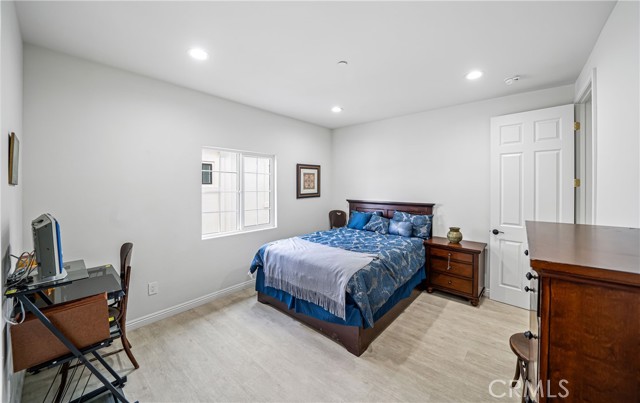 Detail Gallery Image 14 of 31 For 1101 N Maclay Ave #2,  San Fernando,  CA 91340 - 2 Beds | 3/1 Baths