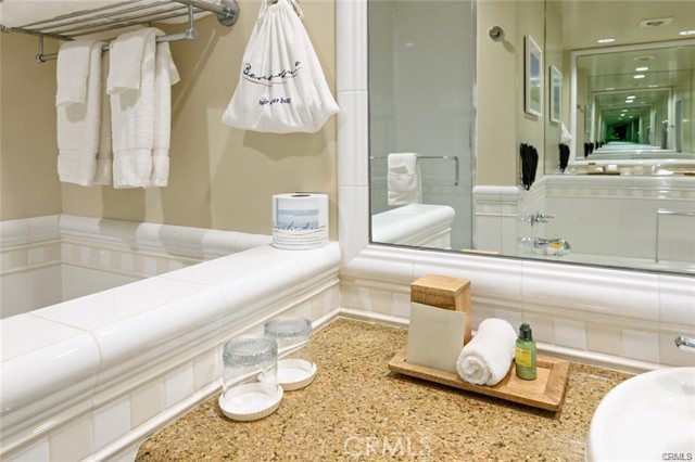 1300 The Strand, Hermosa Beach CA: https://media.crmls.org/medias/2a64295a-a3ce-4528-a715-3815736e5c8b.jpg