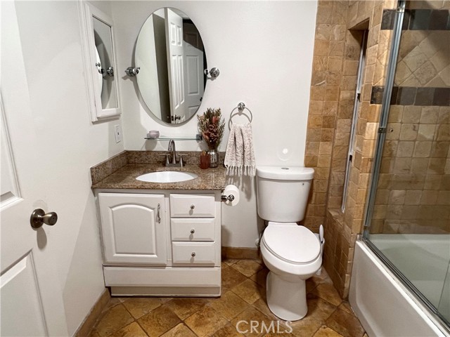 Detail Gallery Image 10 of 17 For 19950 Sherman Way a,  Winnetka,  CA 91306 - 3 Beds | 3/1 Baths