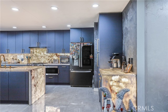 Image 16 of 40 For 2240 Parish  