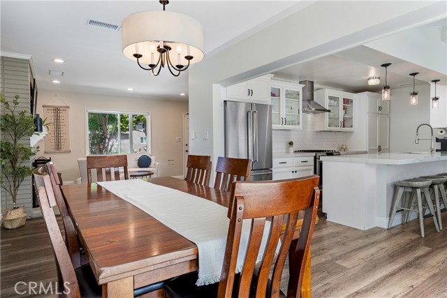 2270 Senasac Ave., Long Beach CA: https://media.crmls.org/medias/2a65a32e-beb3-46b1-8567-48be3ffc30b0.jpg