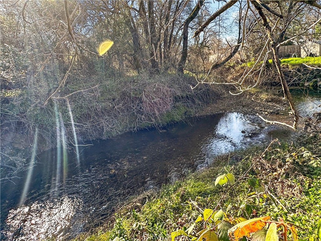https://media.crmls.org/medias/2a66029d-ae26-43da-96b6-5d52e9a50993.jpg?preset=X-Large