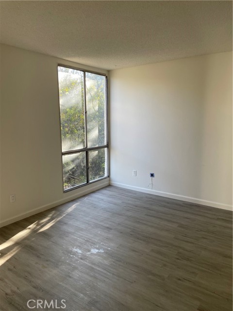 8601 International Avenue, 270 photo 4