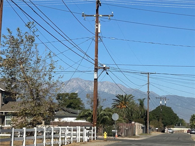 Detail Gallery Image 5 of 12 For 6421 Dana Ave, Jurupa Valley,  CA 91752 - 3 Beds | 1 Baths