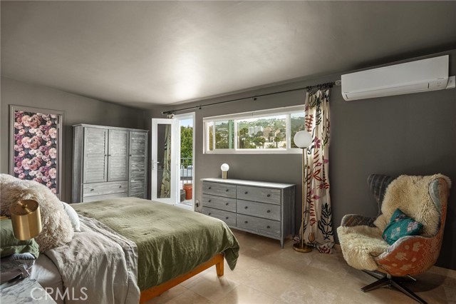 837 N West Knoll Drive, West Hollywood CA: https://media.crmls.org/medias/2a688222-713d-4da4-ad0e-9a3e97739b56.jpg