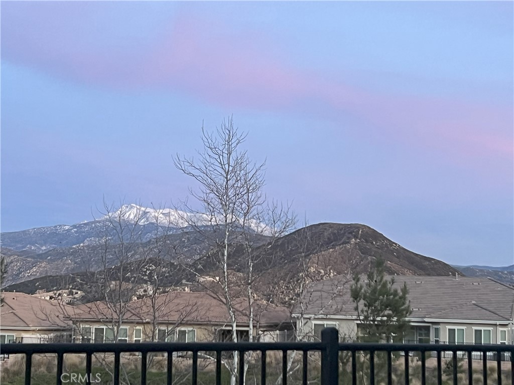 https://media.crmls.org/medias/2a68fd9c-48a7-4238-b58e-9d3fb9dca018.jpg?preset=X-Large
