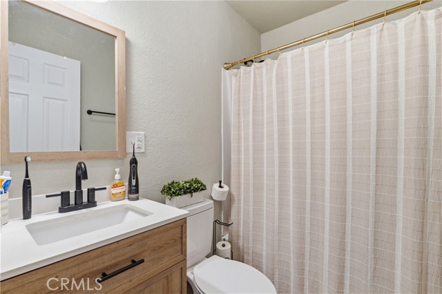 Detail Gallery Image 5 of 22 For 4530 E Mckenzie, Fresno,  CA 93702 - 2 Beds | 1 Baths