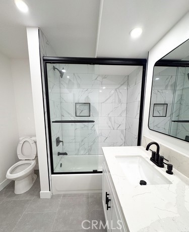 17000 Burbank Boulevard, Encino CA: https://media.crmls.org/medias/2a69ce61-4af4-44e5-a036-d2f92726d01d.jpg