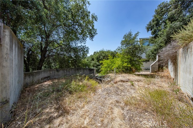 3577 Shaw Ranch Road, Pasadena CA: https://media.crmls.org/medias/2a6a9ffd-f293-4709-8710-464b7e7852b1.jpg