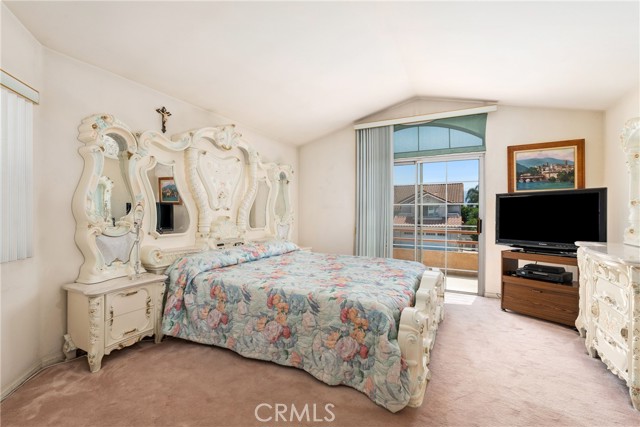 1227 Esteban Torres Drive, South El Monte CA: https://media.crmls.org/medias/2a6b49f6-a2c5-49b9-ad60-824ccc99a316.jpg