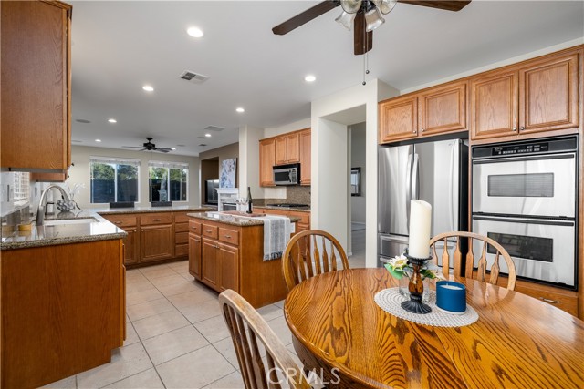 Detail Gallery Image 17 of 55 For 39358 Silver Oak Cir, Murrieta,  CA 92563 - 3 Beds | 2 Baths