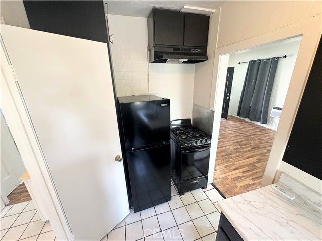 901 N El Centro Avenue, Hollywood CA: https://media.crmls.org/medias/2a6bf003-b621-4071-9502-111a7c91b6e4.jpg