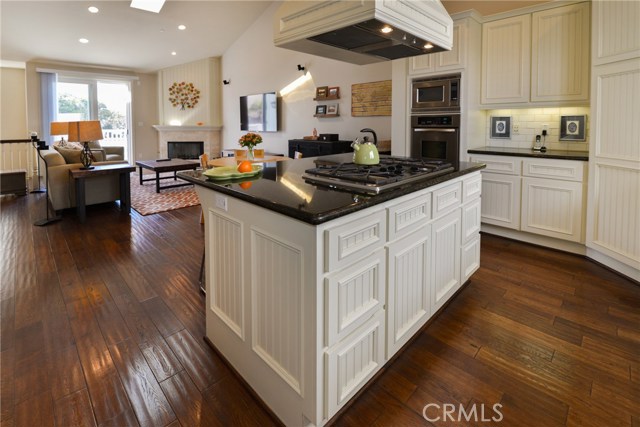 129 Broadway, Redondo Beach, California 90277, 3 Bedrooms Bedrooms, ,3 BathroomsBathrooms,Residential,Sold,Broadway,PV17006440