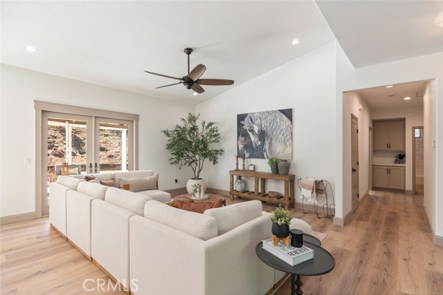 Detail Gallery Image 9 of 44 For 40994 Calle Bandido, Murrieta,  CA 92562 - 3 Beds | 3 Baths