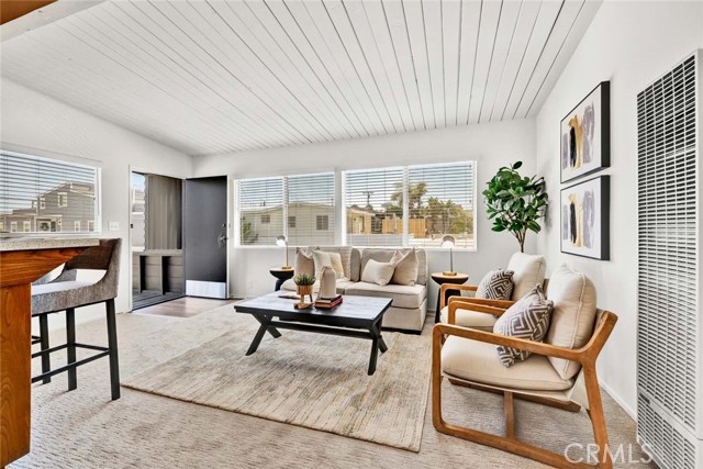 300 34th Street, Newport Beach CA: https://media.crmls.org/medias/2a6d2d81-9778-413c-a95c-378d7e5bc726.jpg