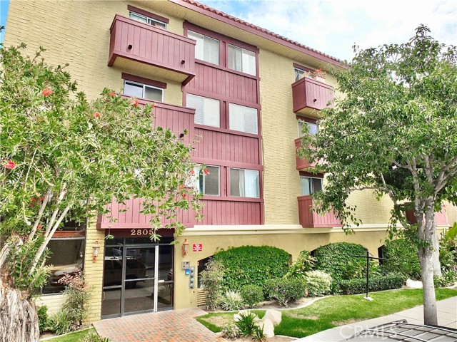Detail Gallery Image 4 of 74 For 2805 E 3rd Street #10 #10,  Long Beach,  CA 90814 - 2 Beds | 2 Baths