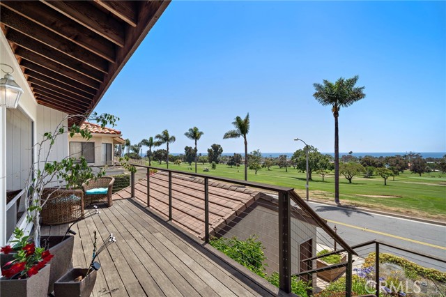 318 Avenida Santa Margarita, San Clemente CA: https://media.crmls.org/medias/2a6e39e3-cda0-4d0f-9a0f-02776e76f41c.jpg