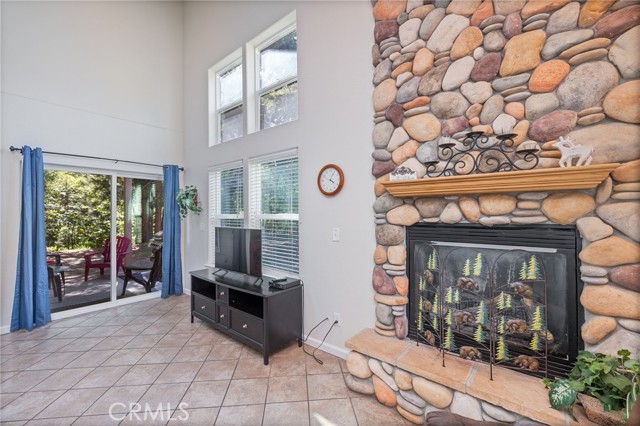 Detail Gallery Image 8 of 65 For 40477 Road 222, Bass Lake,  CA 93604 - 4 Beds | 3/1 Baths