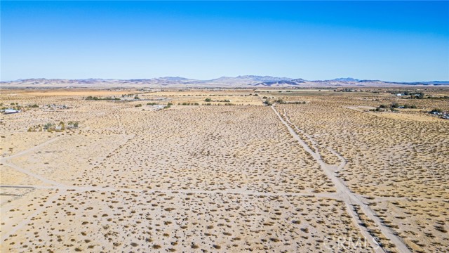 46300 Palos Verdes Road, Newberry Springs CA: https://media.crmls.org/medias/2a6ea8df-4378-474d-a276-21c5cfe36f4d.jpg