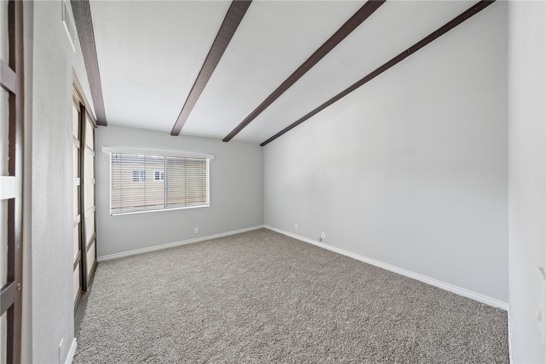 Detail Gallery Image 24 of 39 For 7321 Lennox Ave #F5,  Van Nuys,  CA 91405 - 2 Beds | 2/1 Baths