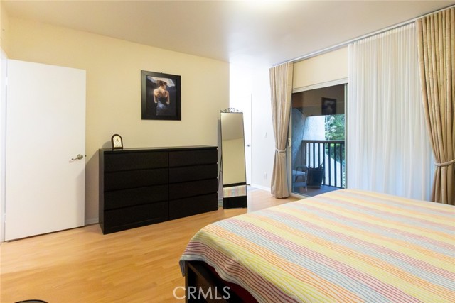 Detail Gallery Image 17 of 30 For 9551 via Ricardo, Burbank,  CA 91504 - 3 Beds | 2/1 Baths