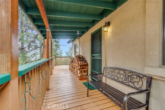 513 W Victoria Court, Lake Arrowhead CA: https://media.crmls.org/medias/2a6f0613-e64e-4524-be9d-8178d12780bc.jpg