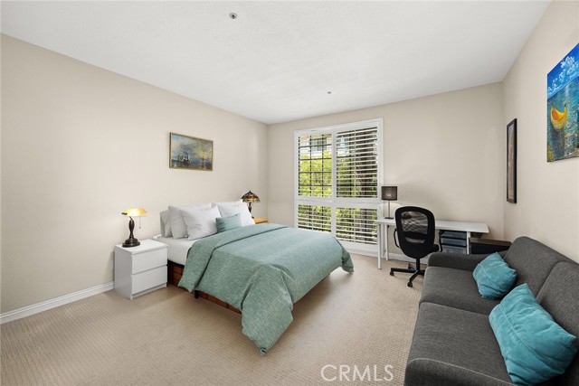 245 S Holliston Avenue, Pasadena CA: https://media.crmls.org/medias/2a6f72d7-b2cd-4e52-9979-6264b3d9aff5.jpg