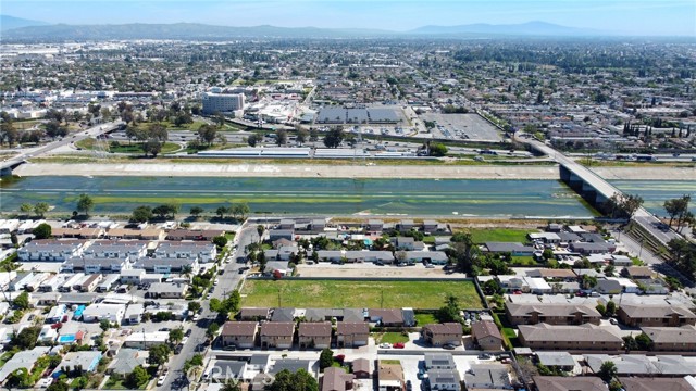 Detail Gallery Image 7 of 13 For 5252 Live Oak, Cudahy,  CA 90201 - – Beds | – Baths