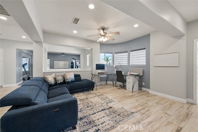 Detail Gallery Image 11 of 27 For 18501 Calle Vista Cir, Porter Ranch,  CA 91326 - 4 Beds | 4 Baths