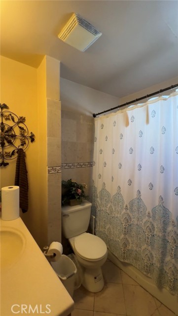 8758 S Hobart Boulevard, Los Angeles CA: https://media.crmls.org/medias/2a708ffa-2e25-4b20-a2b0-886d075214c0.jpg