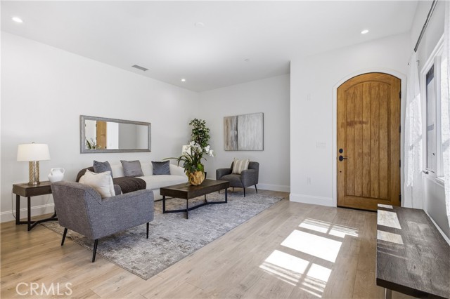 Detail Gallery Image 8 of 22 For 168 S Sierra Madre Blvd. #301,  Pasadena,  CA 91107 - 3 Beds | 2 Baths