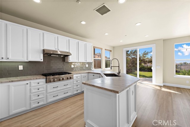 Detail Gallery Image 11 of 50 For 1206 Vista Jardin, San Clemente,  CA 92673 - 5 Beds | 5 Baths