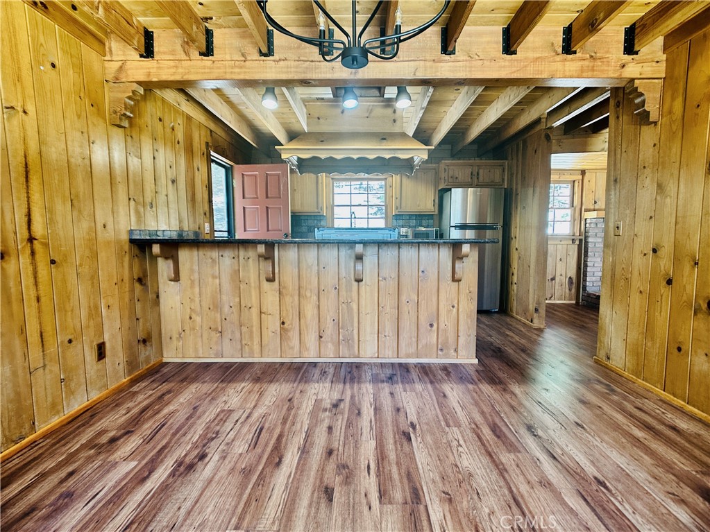https://media.crmls.org/medias/2a711eb5-8cec-4076-8f5d-862788922f37.jpg?preset=X-Large
