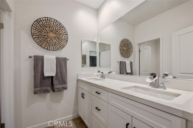 Detail Gallery Image 30 of 54 For 18171 Hedgerow Way, Saugus,  CA 91350 - 4 Beds | 2/1 Baths
